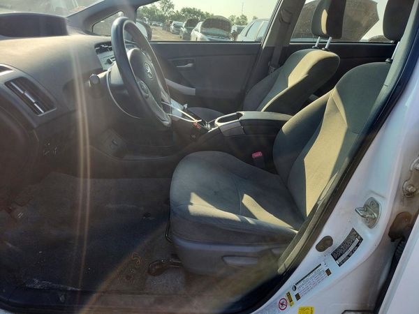 2012 TOYOTA PRIUS — DENT