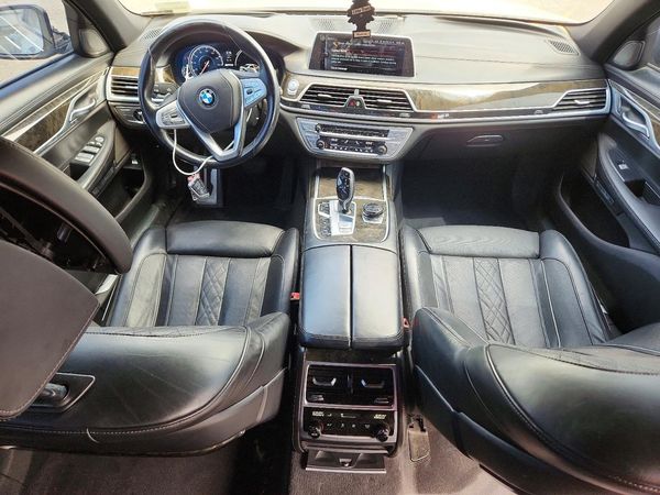 2017 BMW 740 xDrive