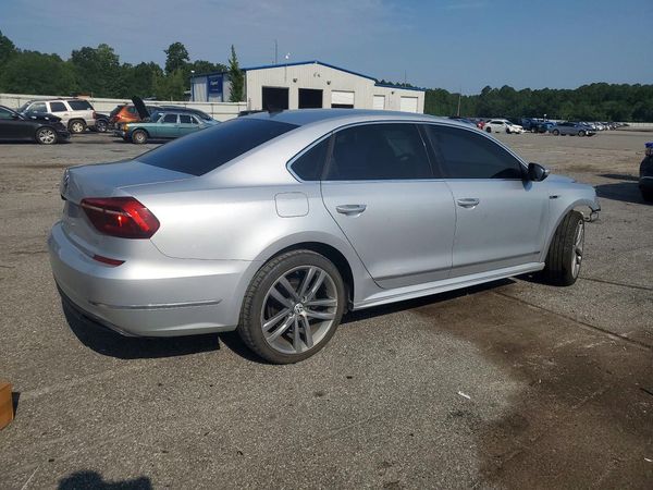 2017 VOLKSWAGEN PASSAT