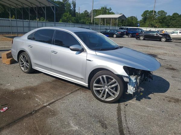 2017 VOLKSWAGEN PASSAT