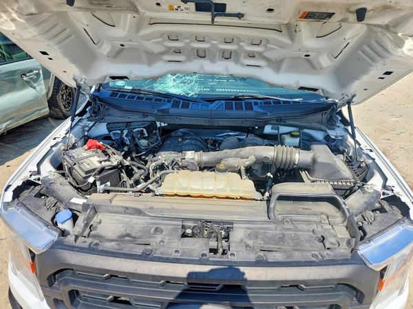 2022 FORD F150 SuperCab — Engine bay