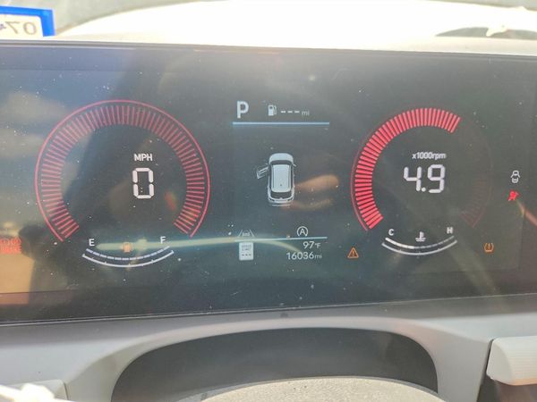 2025 HYUNDAI TUCSON SE