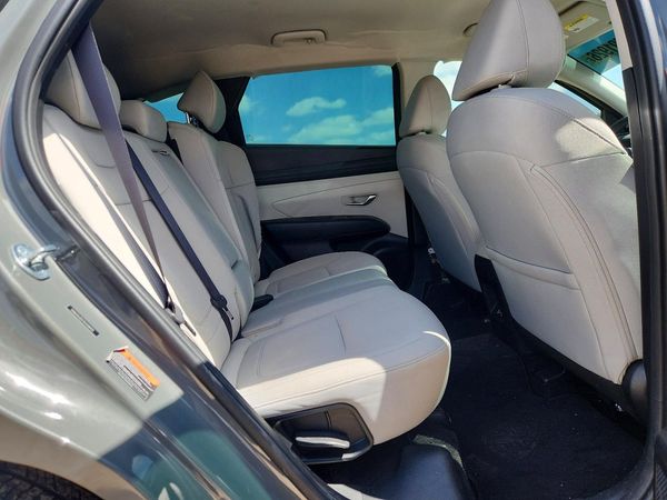 2025 HYUNDAI TUCSON SE