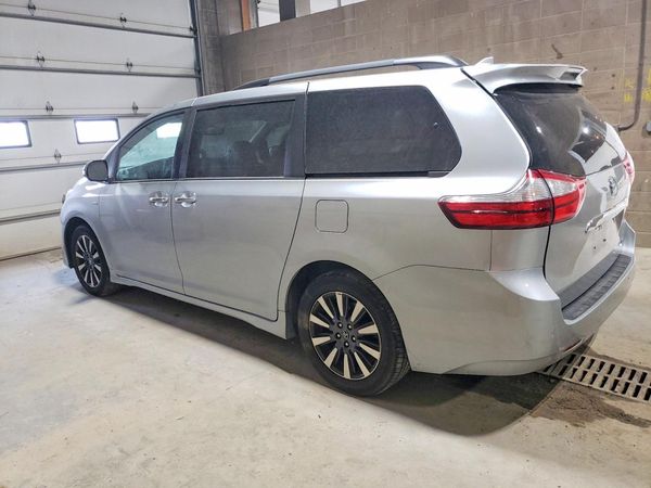 2019 TOYOTA SIENNA
