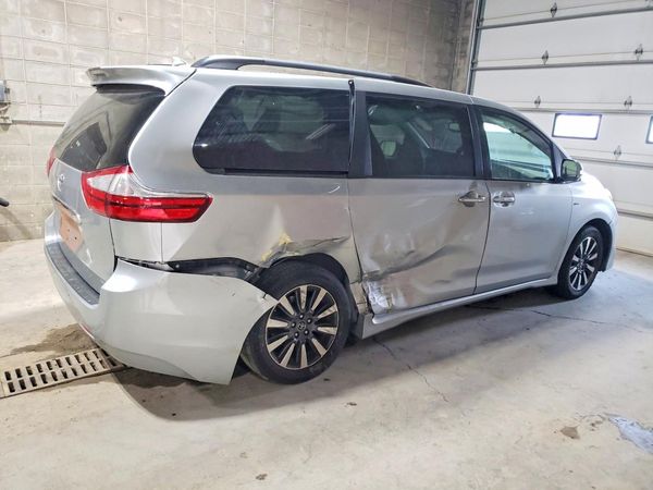 2019 TOYOTA SIENNA