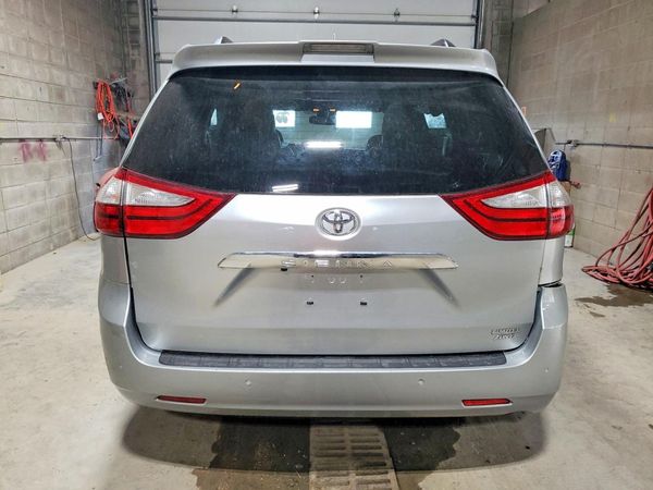 2019 TOYOTA SIENNA