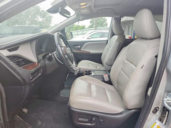 2019 TOYOTA SIENNA