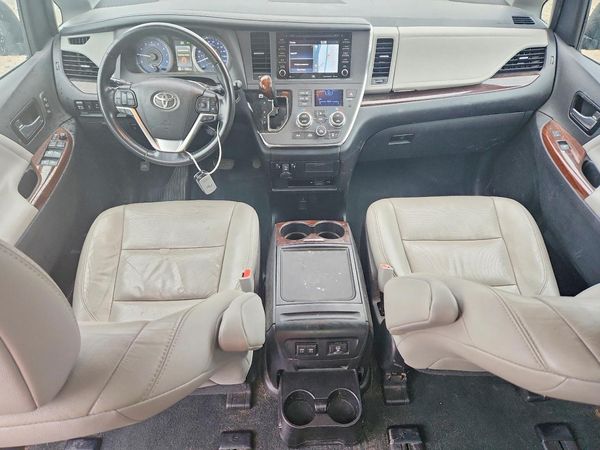 2019 TOYOTA SIENNA