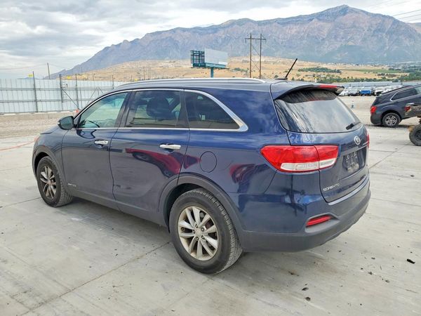 2017 KIA SORENTO L, LX