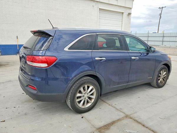2017 KIA SORENTO L, LX