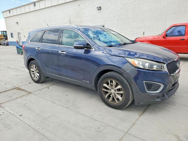 2017 KIA SORENTO L, LX