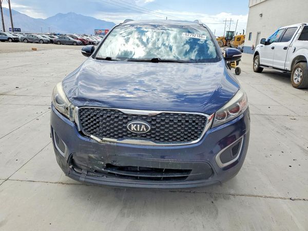 2017 KIA SORENTO L, LX