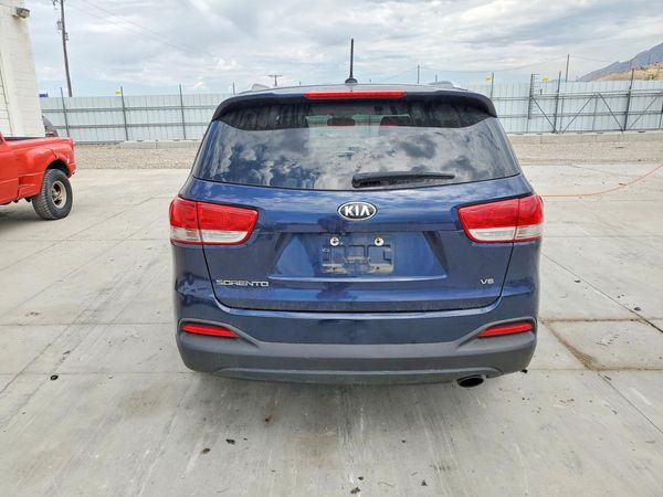 2017 KIA SORENTO L, LX