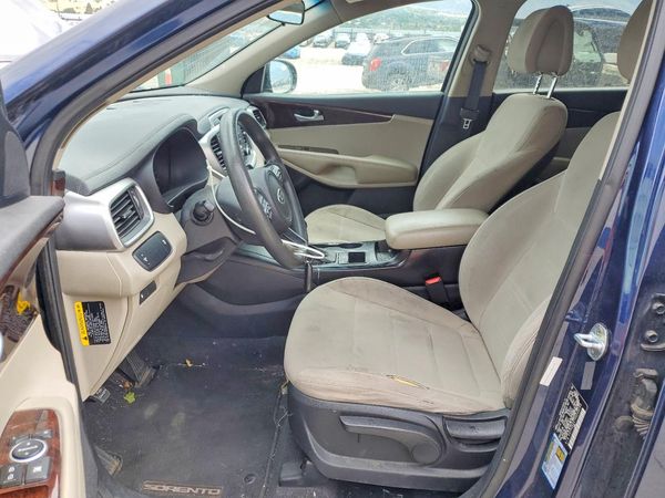 2017 KIA SORENTO L, LX