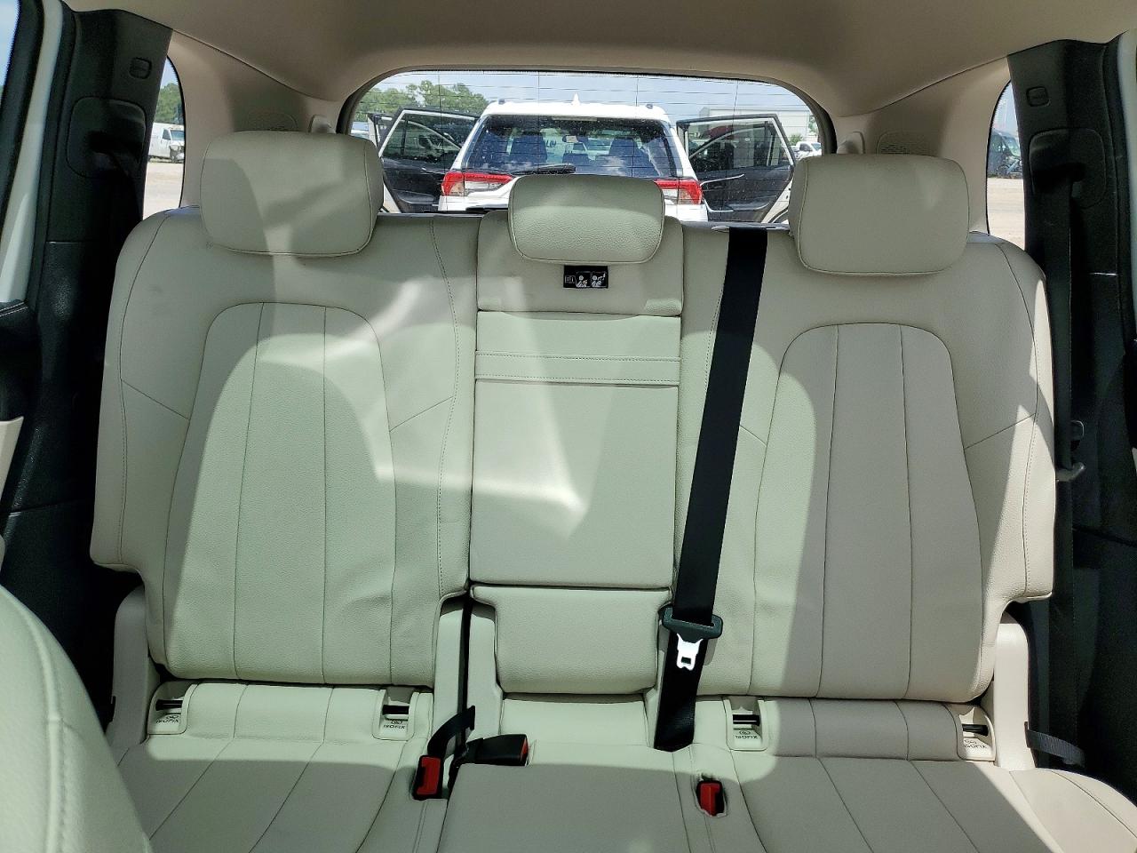 2023 MERCEDES-BENZ GLB GLB250