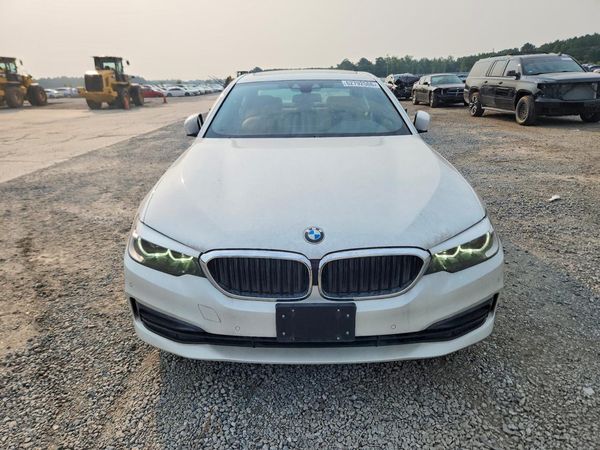 2019 BMW 530