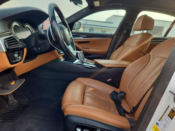 2019 BMW 530