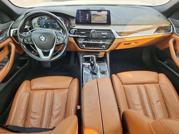 2019 BMW 530