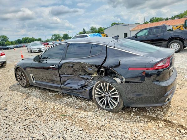 2018 KIA STINGER Premium