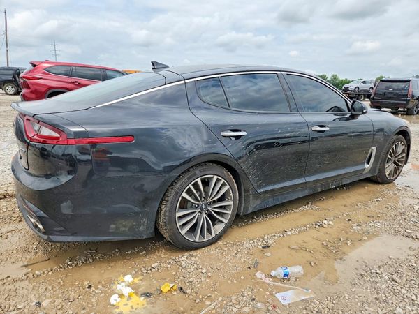 2018 KIA STINGER Premium
