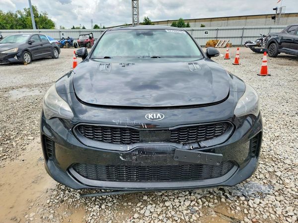 2018 KIA STINGER Premium