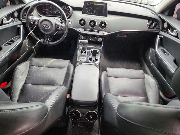 2018 KIA STINGER Premium