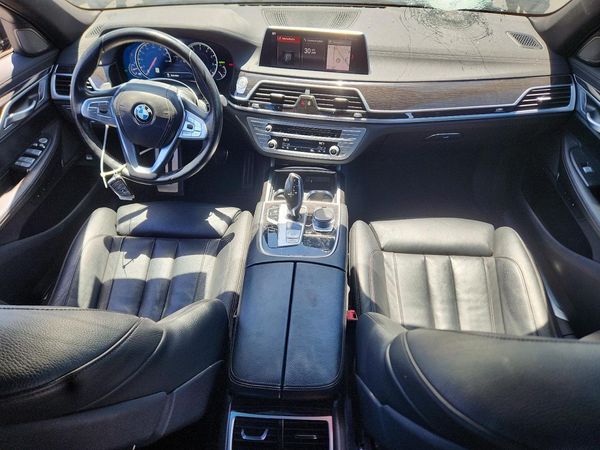 2019 BMW 740