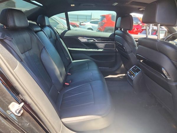 2019 BMW 740