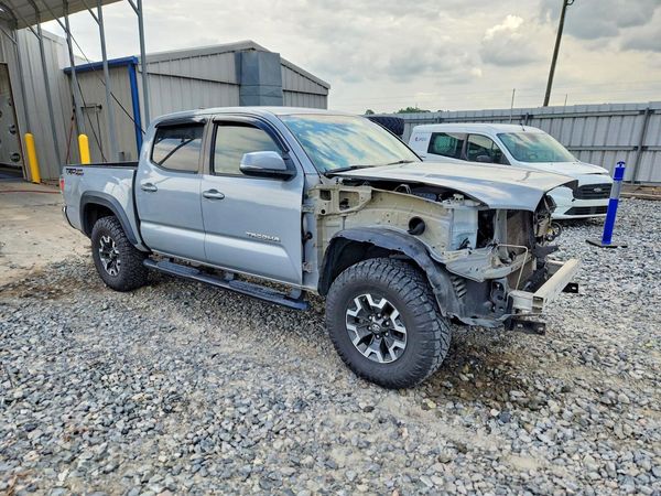 2020 TOYOTA TACOMA SR5