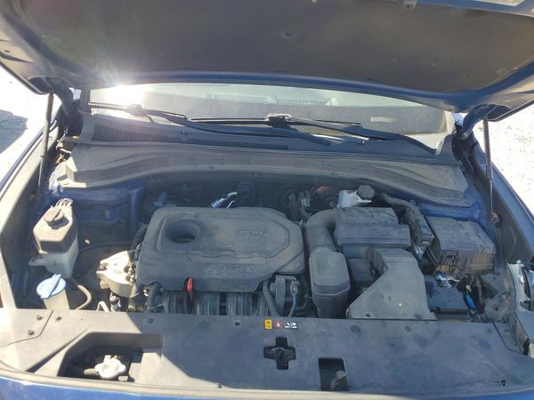 2019 HYUNDAI SANTA FE SE