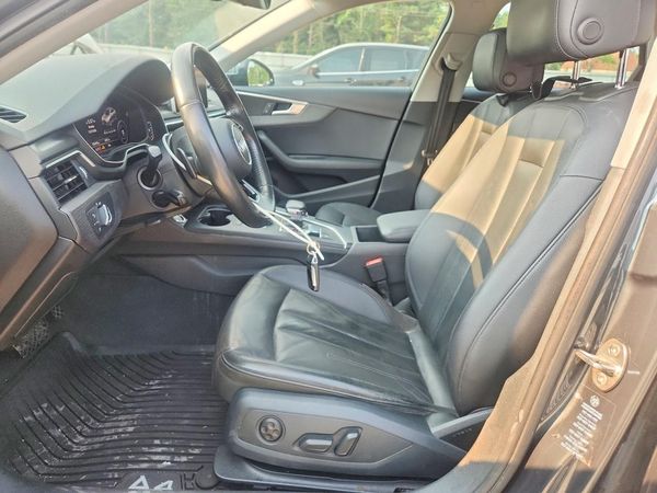 2017 AUDI A4 quattro Premium