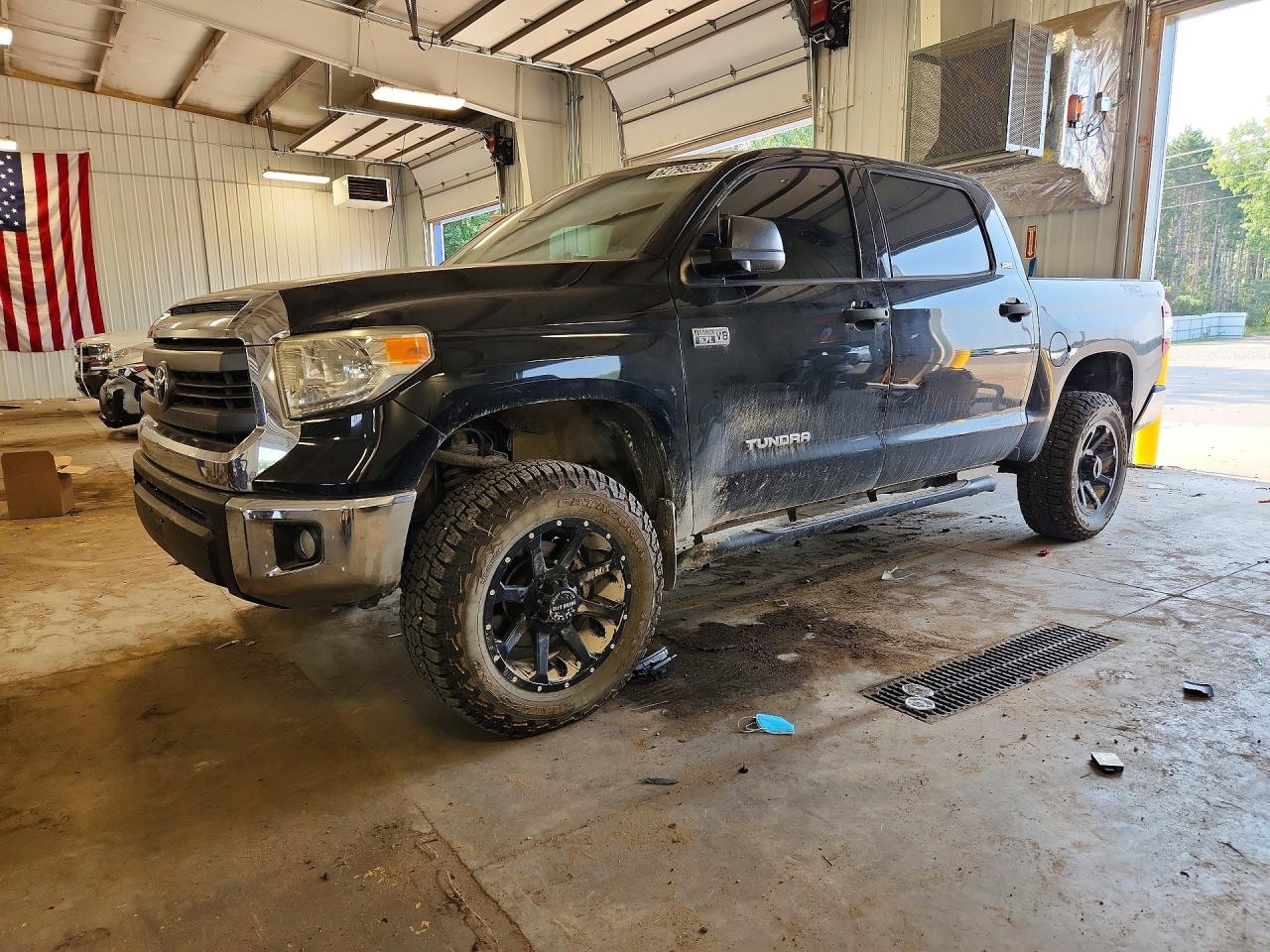 2015 TOYOTA TUNDRA SR5 Grade
