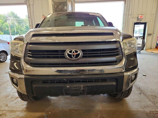 2015 TOYOTA TUNDRA SR5 Grade