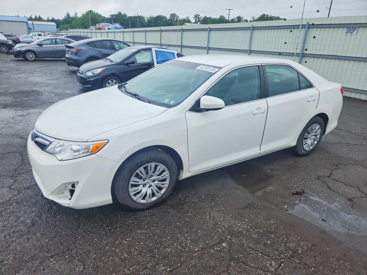 2014 TOYOTA CAMRY