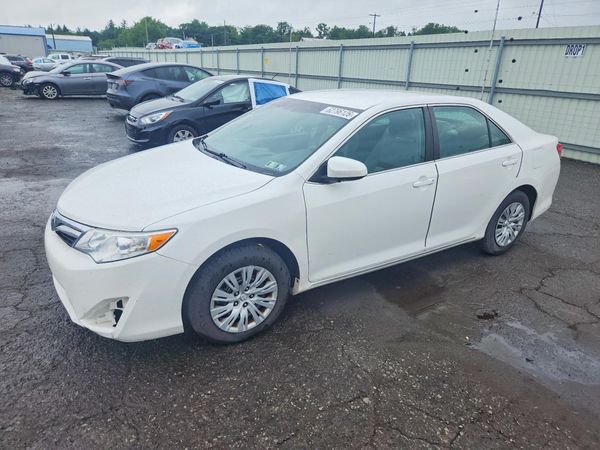 2014 TOYOTA CAMRY