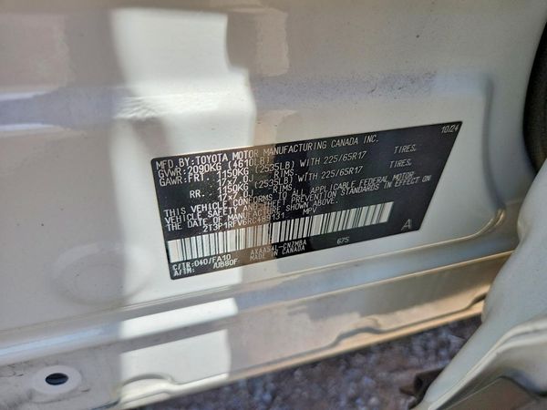 2024 TOYOTA RAV4 XLE