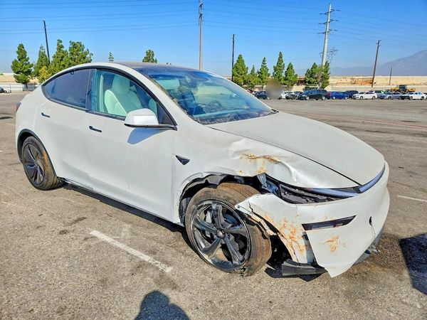 2026 TESLA MODEL Y