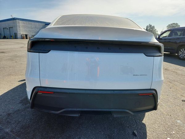 2026 TESLA MODEL Y