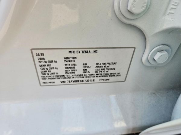 2026 TESLA MODEL Y