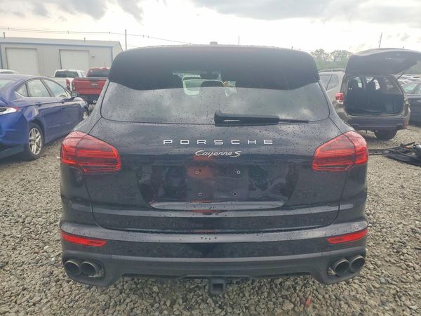 2015 PORSCHE CAYENNE