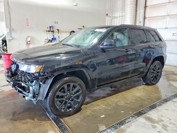 2018 JEEP GRAND CHEROKEE LAREDO 4X4