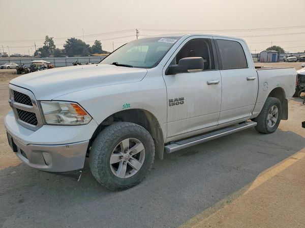 2016 RAM 1500 SLT CREW CAB 4X4