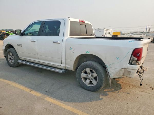 2016 RAM 1500 SLT CREW CAB 4X4