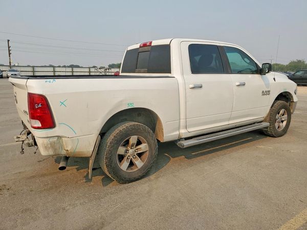 2016 RAM 1500 SLT CREW CAB 4X4