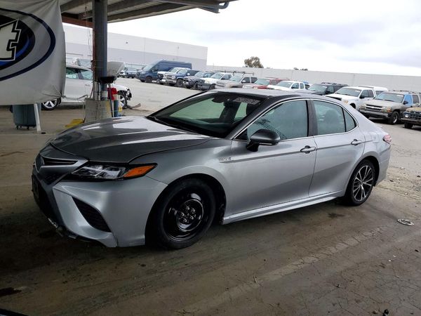 2018 TOYOTA CAMRY SE/XLE Hybrid