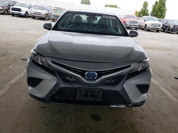 2018 TOYOTA CAMRY SE/XLE Hybrid