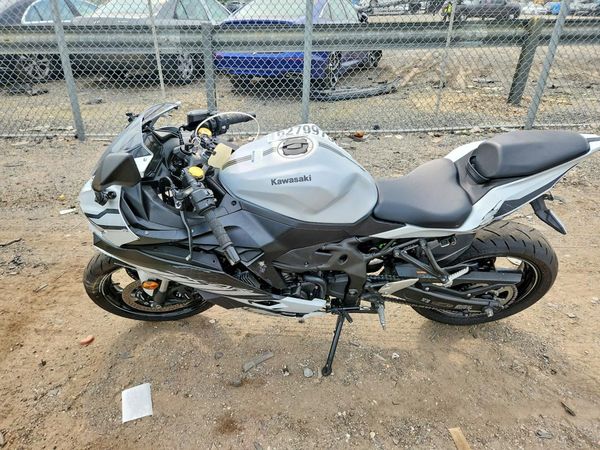 2025 KAWASAKI ZX400