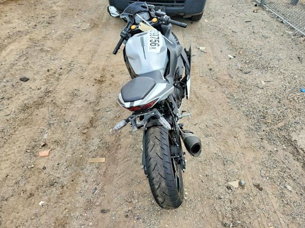 2025 KAWASAKI ZX400