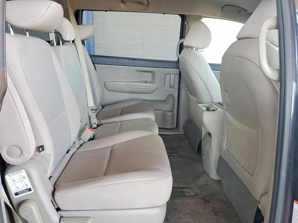 2016 KIA SEDONA LX - Middle-low