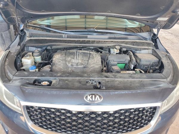 2016 KIA SEDONA LX - Middle-low